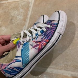 Size 8 floral converse